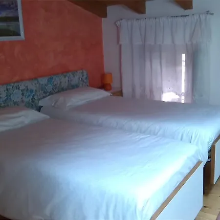 Bed & Breakfast La Carbonara 6 *